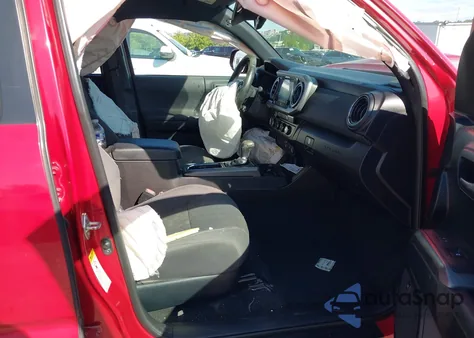 2016 Toyota Tacoma Trd Off Road z USA, uszkodzony, nr VIN 5TFDZ5BNXGX004538